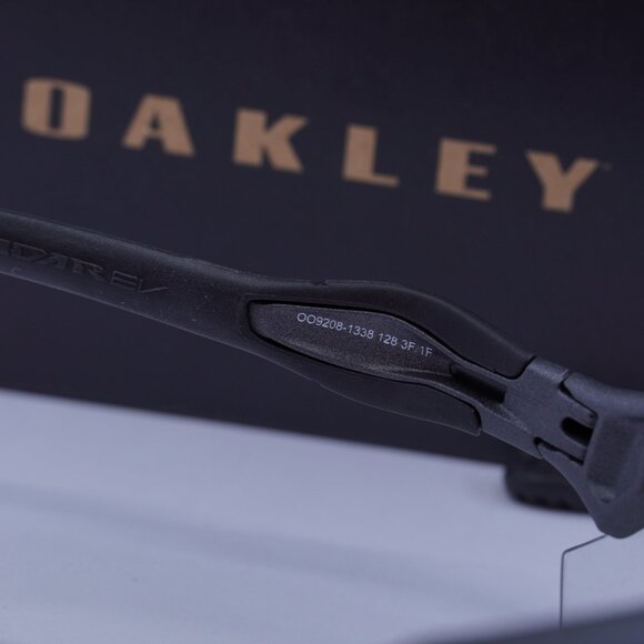 Oakley OO9208 920813 Shield Sunglasses - Steel/Clear Black Photochromatic - Picture 7 of 10